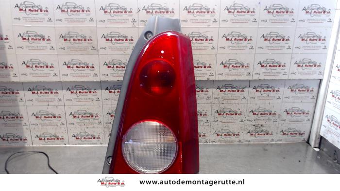 Achterlicht rechts van een Opel Agila (A) 1.0 12V Twin Port 2003