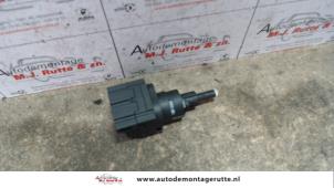 O110565 Gebruikte schakelaar remlicht Volkswagen Polo