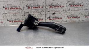 O103888 Gebruikte schakelaar ruitenwisser Seat Leon