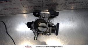 O123532 Gebruikte gasklephuis Toyota Avensis