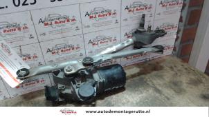 O119010 Gebruikte ruitenwismotor+mechaniek Peugeot 107