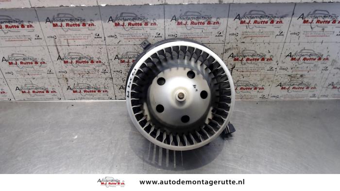 Kachel Ventilatiemotor van een Alfa Romeo GT (937) 2.0 JTS 16V 2004