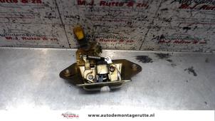 O91746 Gebruikte slotmechaniek achterklep Nissan Micra