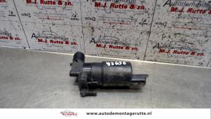 O115454 Gebruikte ruitensproeierpomp voor Citroen C1