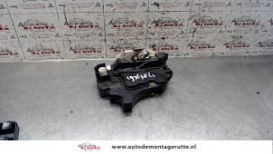 O83161 Gebruikte portierslot mechaniek 4deurs links-voor Mitsubishi Colt