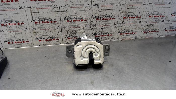 Achterklep Slotmechaniek van een Mitsubishi Colt (Z2/Z3) 1.3 16V 2004