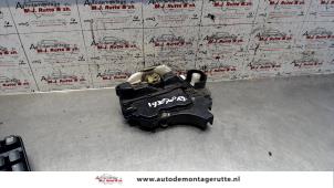 O83771 Gebruikte portierslot mechaniek 4deurs rechts-voor Mitsubishi Colt