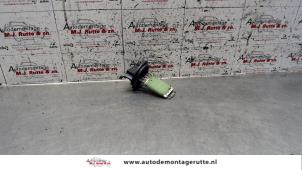 O131297 Gebruikte kachel weerstand Mitsubishi Colt