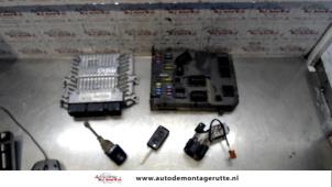 O113843 Gebruikte contactslot + computer Peugeot 407