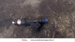 Gebruikte Injector (benzine injectie) Dacia Logan MCV (KS) 1.6 Prijs € 20,00 Margeregeling aangeboden door Autodemontage M.J. Rutte B.V.