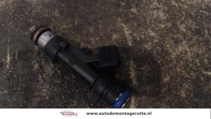Gebruikte Injector (benzine injectie) Dacia Logan MCV (KS) 1.6 Prijs € 20,00 Margeregeling aangeboden door Autodemontage M.J. Rutte B.V.