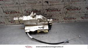 O83423 Gebruikte slotmechaniek portier 4deurs links-achter Peugeot 407