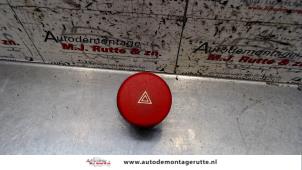 O104324 Gebruikte gevarenlicht schakelaar Iveco Daily