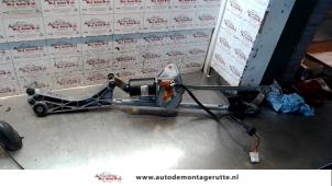 Gebruikte Ruitenwismotor + Mechaniek Mercedes C Sportcoupé (C203) 2.0 C-200K 16V Prijs op aanvraag aangeboden door Autodemontage M.J. Rutte B.V.