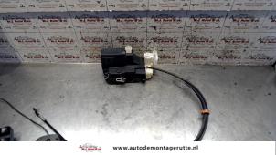 O83675 Gebruikte portierslot mechaniek 4deurs rechts-voor Lancia Thesis