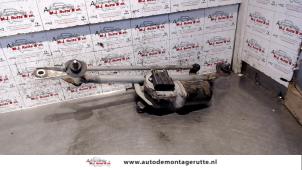 O118383 Gebruikte ruitenwismotor+mechaniek Ford KA