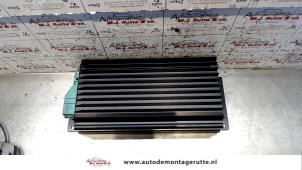 O110163 Gebruikte radio versterker Lancia Thesis
