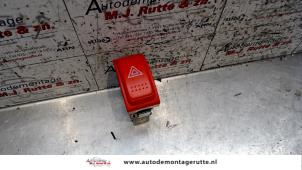 O104559 Gebruikte alarmlicht schakelaar Honda Jazz