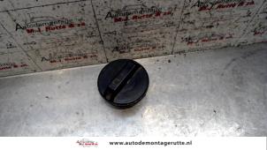 O98290 Gebruikte tankdop Nissan Almera