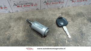 O114059 Gebruikte sleutel+contactslot Opel Agila