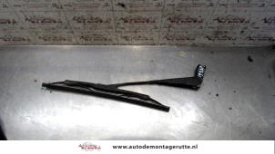 O97718 Gebruikte ruitenwisserarm achter Honda CR-V