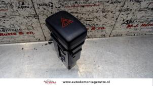 O104631 Gebruikte paniekverlichtings schakelaar Toyota Starlet