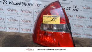O93891 Gebruikte achterlicht links Mitsubishi Carisma