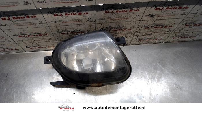 Gebruikte Mistlamp rechts-voor Mercedes E-Klasse O75040
