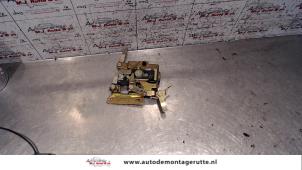 O82661 Gebruikte slotmechaniek portier 2deurs rechts Volkswagen Transporter