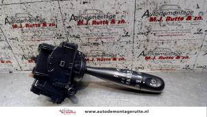 O103930 Gebruikte ruitenwis schakelaar Toyota Yaris Verso
