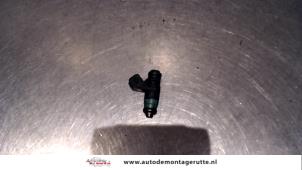 O121661 Gebruikte injector (benzine injectie) Renault Scenic