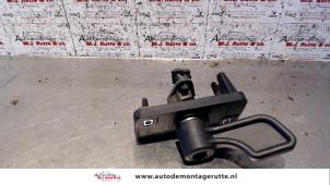 O92272 Gebruikte greep achterdeur bus-bestel Opel Combo