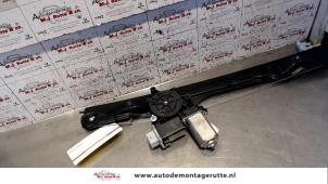 O77574 Gebruikte ruitmechaniek 2deurs links-voor Opel Combo