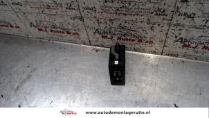 O98497 Gebruikte schakelaar koplamp ihv Mercedes 190E/D