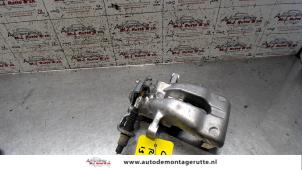 O132054 Gebruikte remklauw (tang) rechts-achter Opel Combo