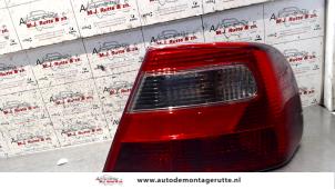 O95748 Gebruikte achterlicht rechts Mitsubishi Carisma