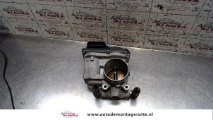O122530 Gebruikte gasklephuis Opel Agila