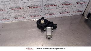O90089 Gebruikte motor electrisch raam Mazda 2.