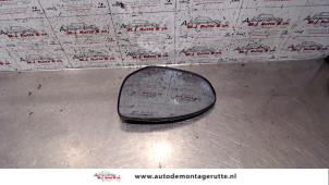 Gebruikte Spiegelglas links Mazda 2 (DE) 1.3 16V S-VT High Power Prijs op aanvraag aangeboden door Autodemontage M.J. Rutte B.V.
