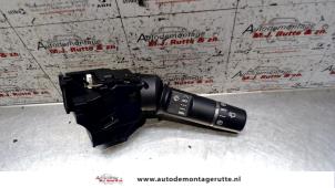 O103427 Gebruikte schakelaar ruitenwisser Mazda 2.