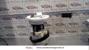 O120691 Gebruikte tank element pomp Mazda 2.