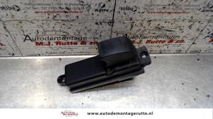 O107456 Gebruikte elektrisch raam schakelaar Mazda 2.