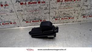O107457 Gebruikte elektrisch raam schakelaar Mazda 2.