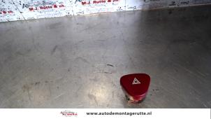 Gebruikte Schakelaar Paniekverlichting Fiat Scudo (270) 2.0 D Multijet Prijs op aanvraag aangeboden door Autodemontage M.J. Rutte B.V.