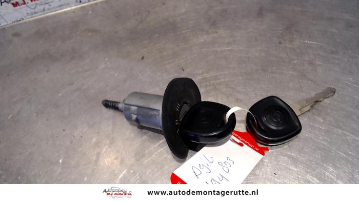 Gebruikte Sleutel+Contactslot Opel Agila O114053