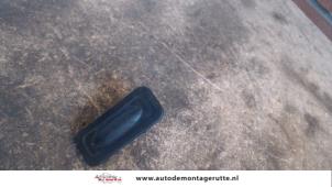 O90586 Gebruikte schakelaar achterklep Renault Grand Scenic