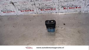 O107092 Gebruikte ruit schakelaar elektrisch Ford Transit