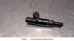 O121209 Gebruikte injector (benzine injectie) BMW 3-Serie