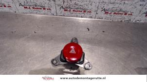O104241 Gebruikte paniekverlichtings schakelaar Chevrolet Matiz
