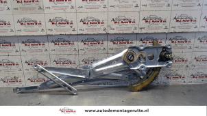 O78901 Gebruikte raammechaniek 2deurs rechts-voor Daihatsu Cuore